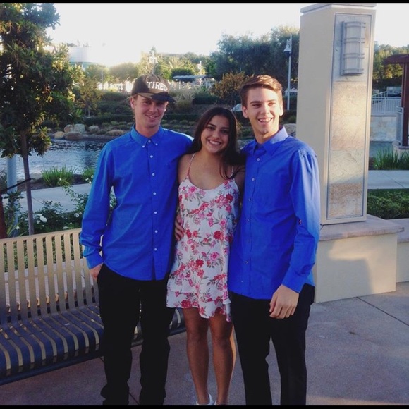 Floral dress 🌸 - Picture 3 of 3